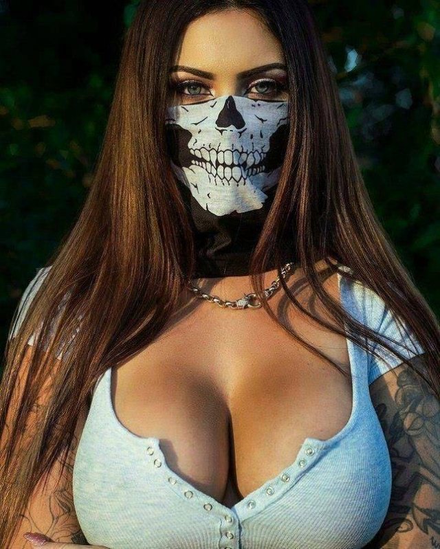 Busty Girls (56 pics)