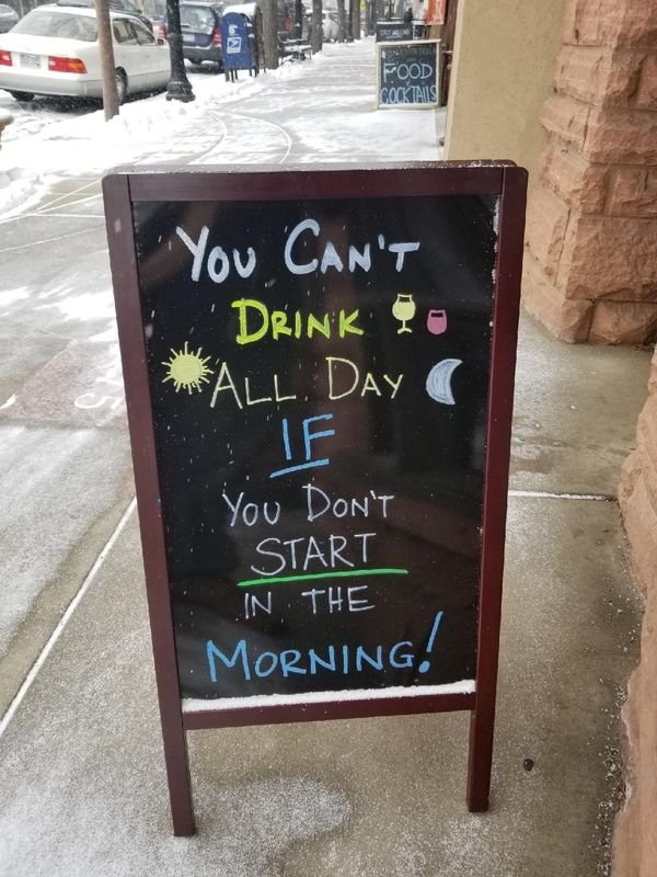 Day Drinking Memes (40 pics)