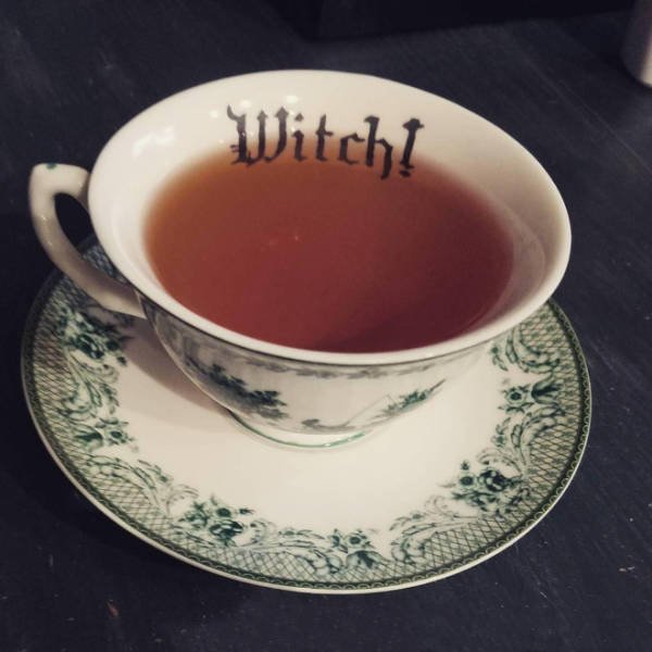 Tea Cups For Perfect Insults (20 pics)