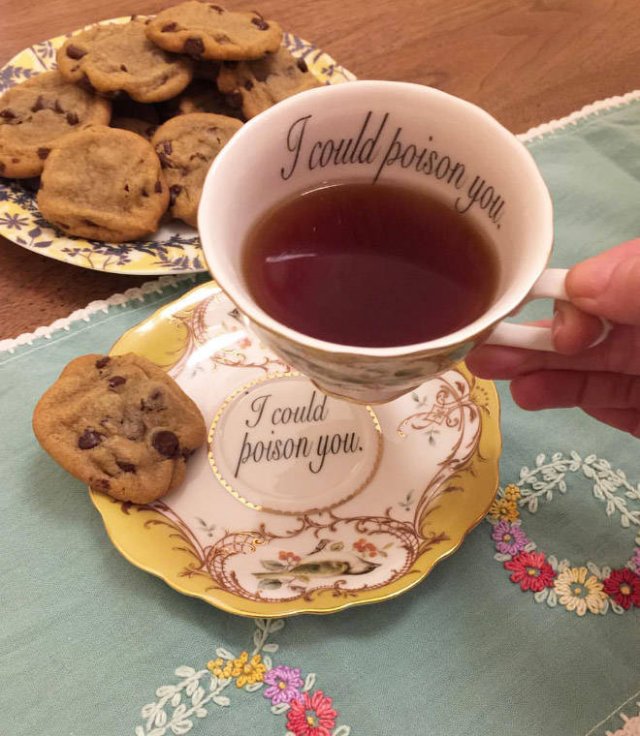 Tea Cups For Perfect Insults (20 pics)