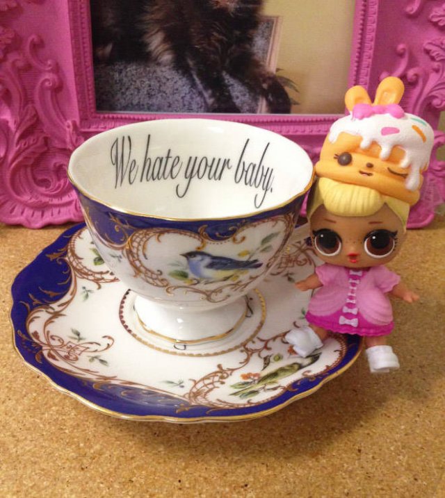 Tea Cups For Perfect Insults (20 pics)