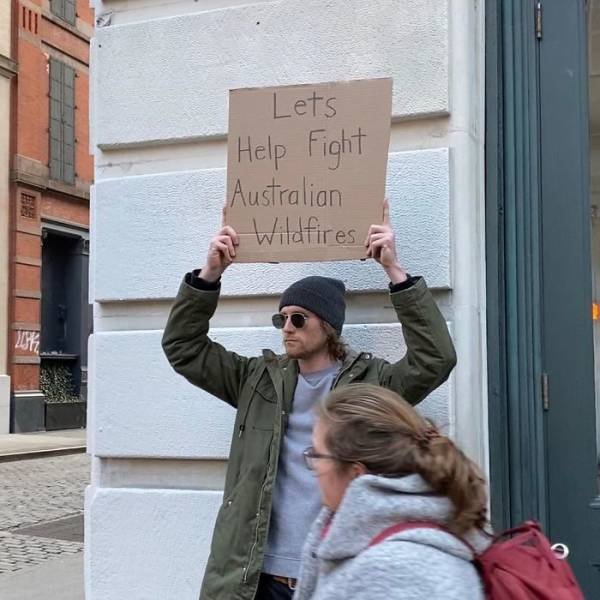 Dude With A Sign (29 pics)