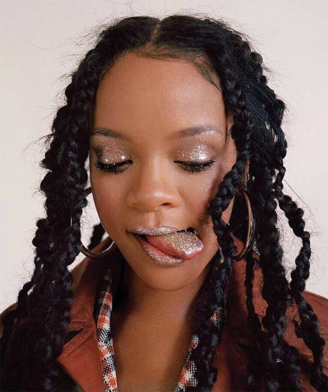 Weird Glitter Tongue Trend (21 pics)