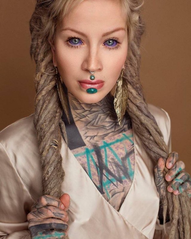 This Girl Has So Many Tattoos (21 pics)