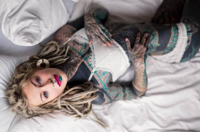 This Girl Has So Many Tattoos (21 pics)