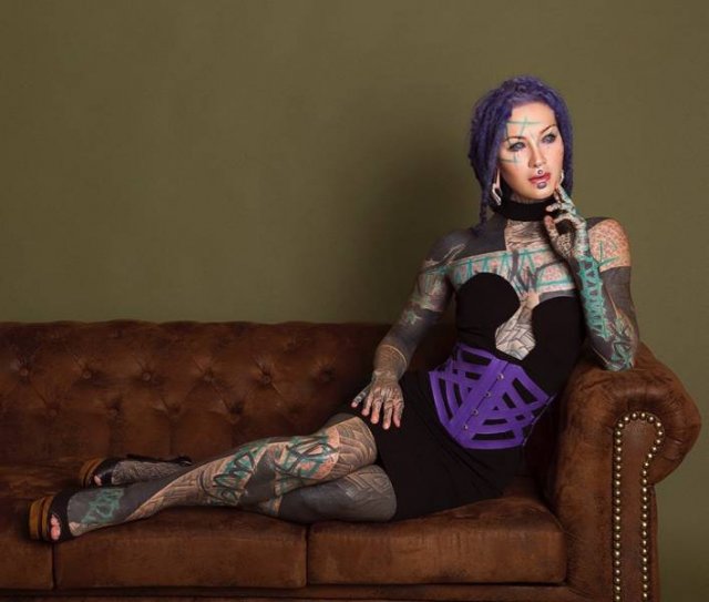 This Girl Has So Many Tattoos (21 pics)