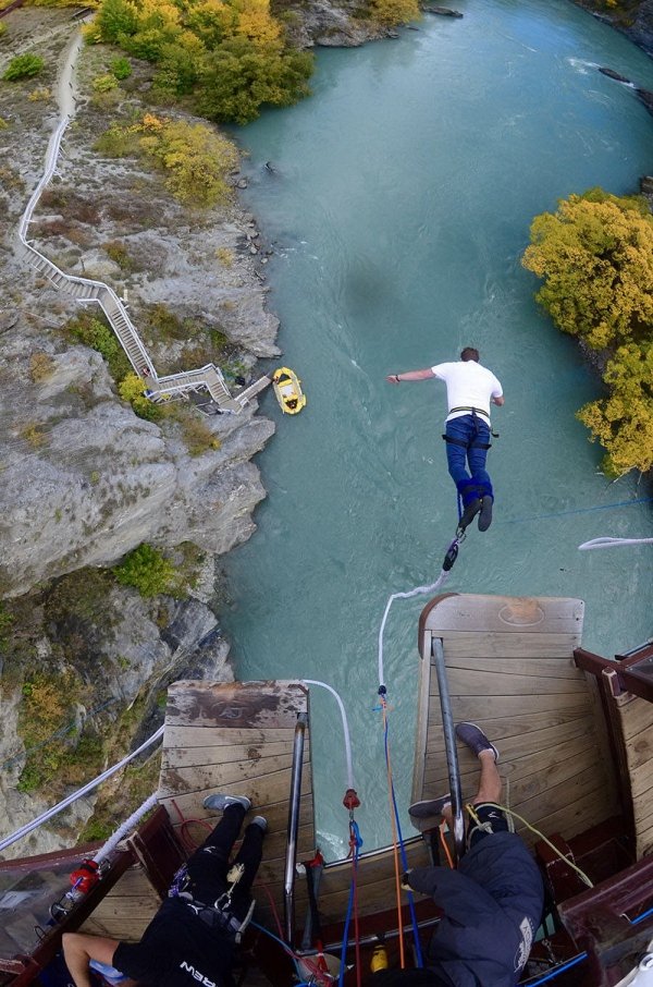 People Doing Interesting Things (30 pics)
