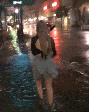 Hot Girls Fail Too (32 gifs)
