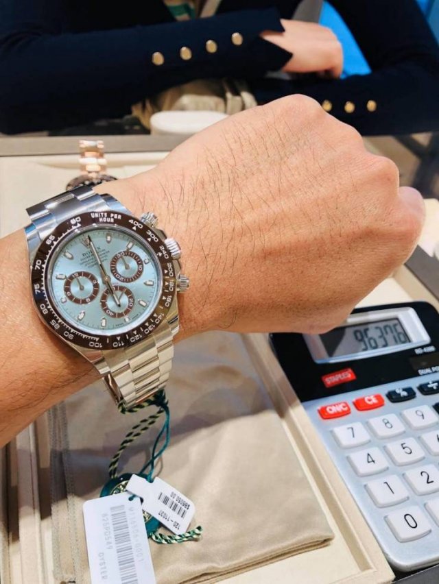 When You Can't Stop Posting Photos Of Your Expensive Watches (27 pics)