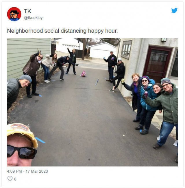 How The Social Distancing Works (12 pics)