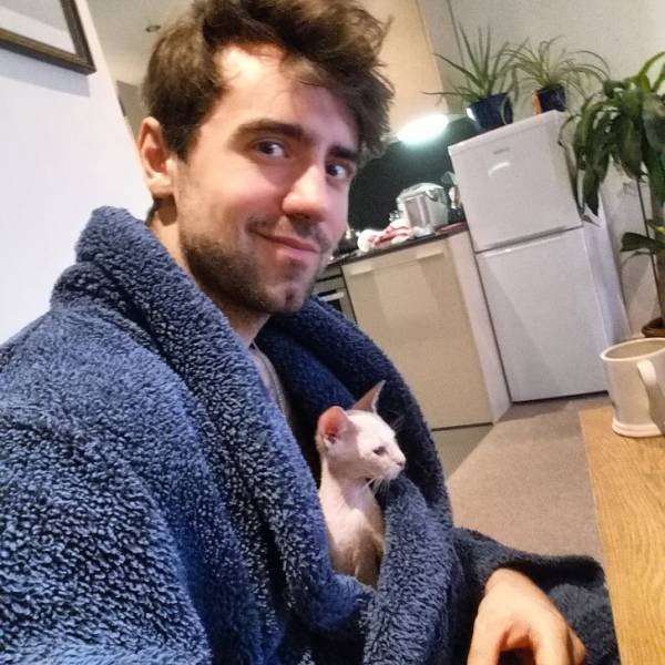 Men Who Didn't Want To Have Pets (20 pics)