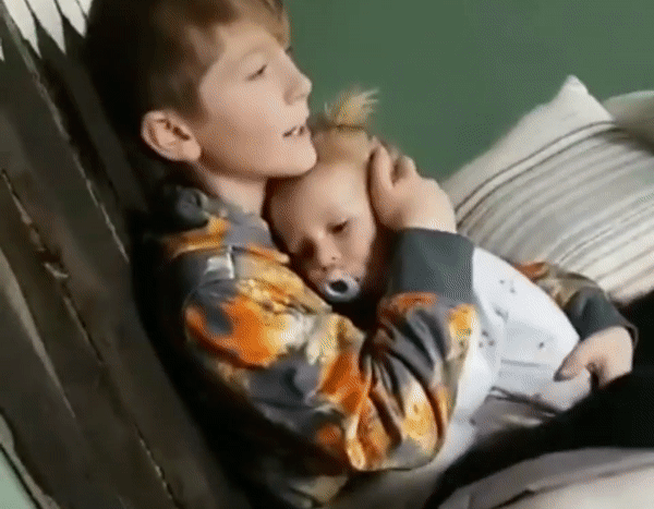 Awesome Siblings (18 pics)