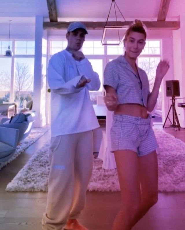 Celebrities Show Their Activities During Quarantine (16 pics) Celebrities Show Their Activities During Quarantine (16 pics)