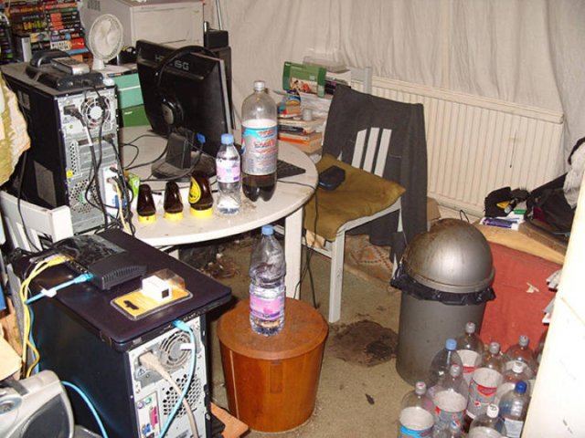 Some People Have To Prepare Their Home Offices For Work (22 pics)