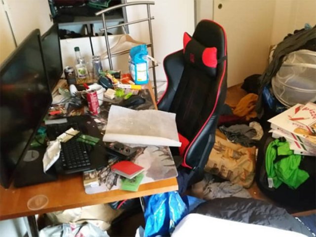 Some People Have To Prepare Their Home Offices For Work (22 pics)