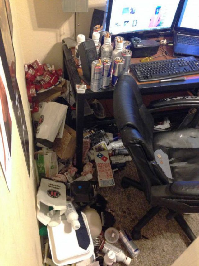 Some People Have To Prepare Their Home Offices For Work (22 pics)