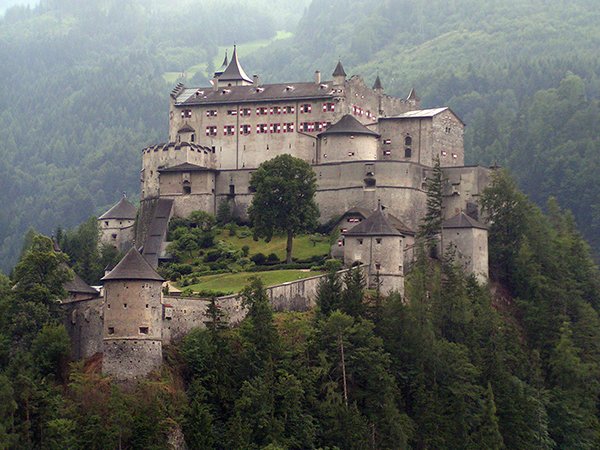 Beautiful Castles To Dream About Visiting This Summer (20 pics)
