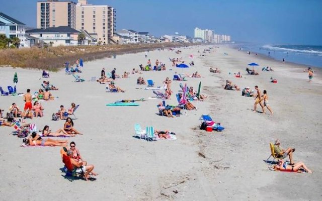 South Carolina Hasn't Heard About Social Distancing (31 pics) South Carolina Hasn't Heard About Social Distancing (31 pics)