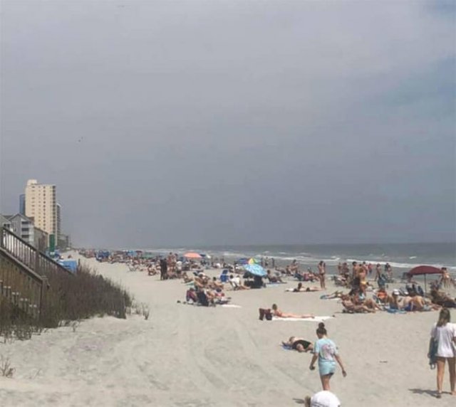South Carolina Hasn't Heard About Social Distancing (31 pics) South Carolina Hasn't Heard About Social Distancing (31 pics)
