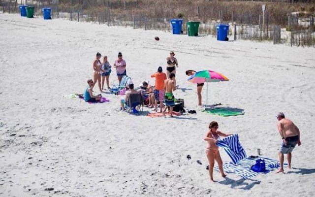South Carolina Hasn't Heard About Social Distancing (31 pics) South Carolina Hasn't Heard About Social Distancing (31 pics)