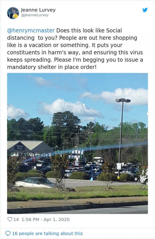 South Carolina Hasn't Heard About Social Distancing (31 pics)