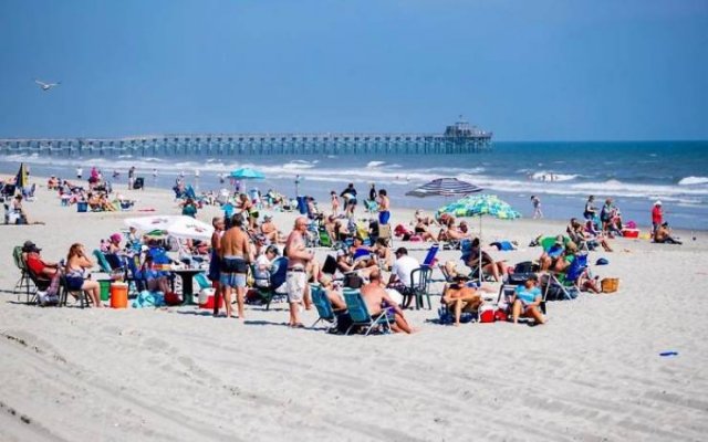 South Carolina Hasn't Heard About Social Distancing (31 pics) South Carolina Hasn't Heard About Social Distancing (31 pics)