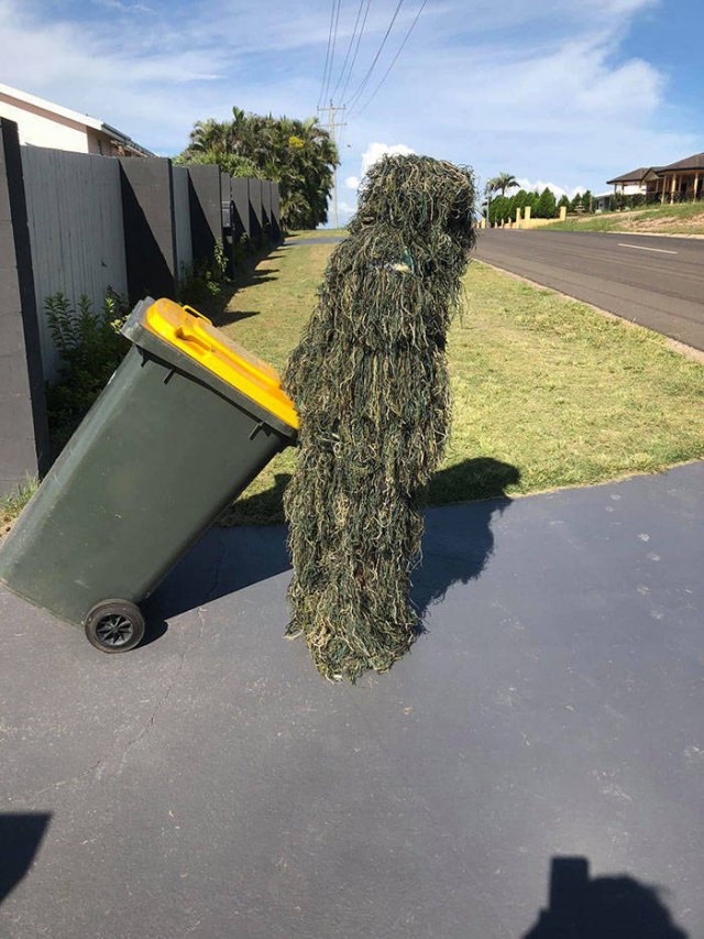 Australians Take Part In Bin Challenge (29 pics)