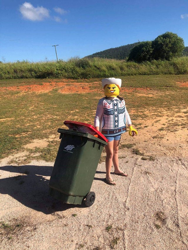 Australians Take Part In Bin Challenge (29 pics)