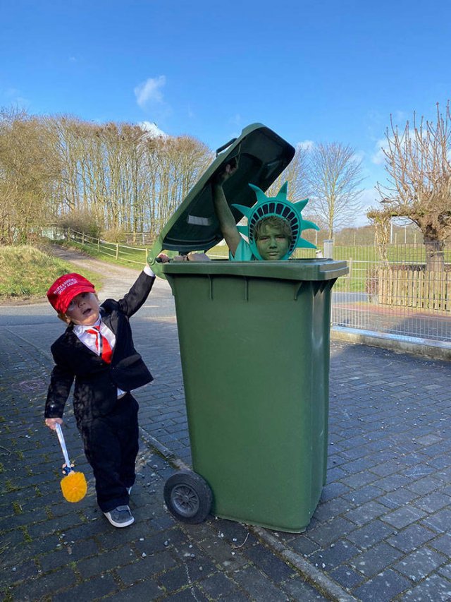 Australians Take Part In Bin Challenge (29 pics)