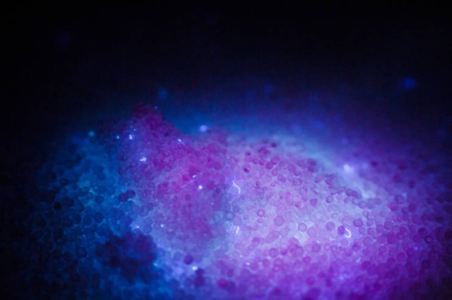 Everything Changes Under Ultraviolet Light (17 pics) Everything Changes Under Ultraviolet Light (17 pics)