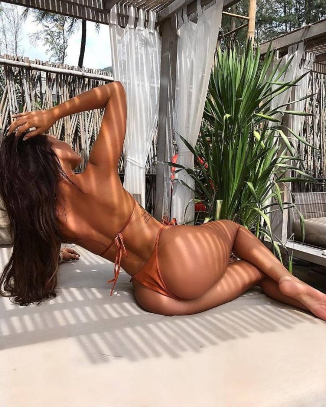 Bikini Girls (57 pics)