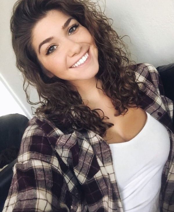 Girls In Flannel (48 pics)