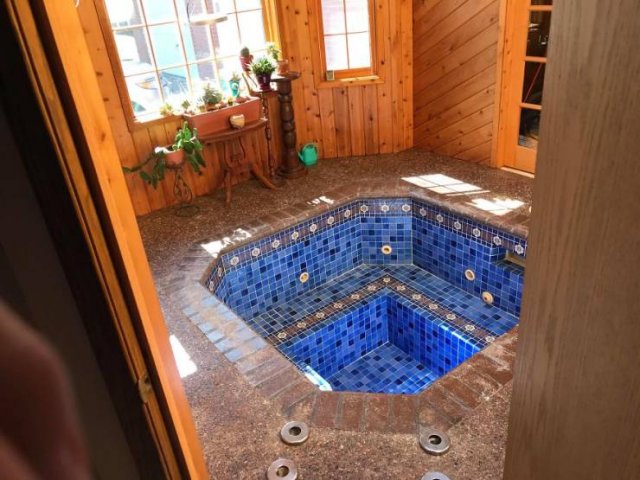 Couple Discovered A Bath Under Their House (12 pics)