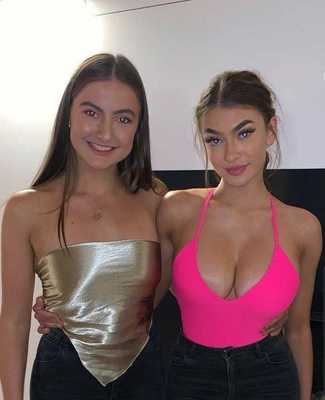 Busty Girls (57 pics)