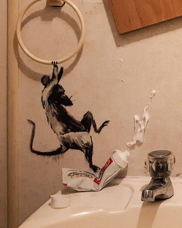 How Banksy Works From Home (6 pics)
