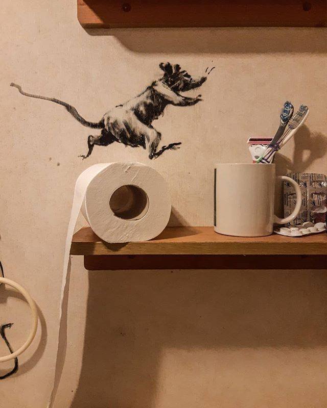 How Banksy Works From Home (6 pics)