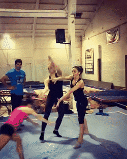 Acid Gifdump, April 17 (25 gifs)