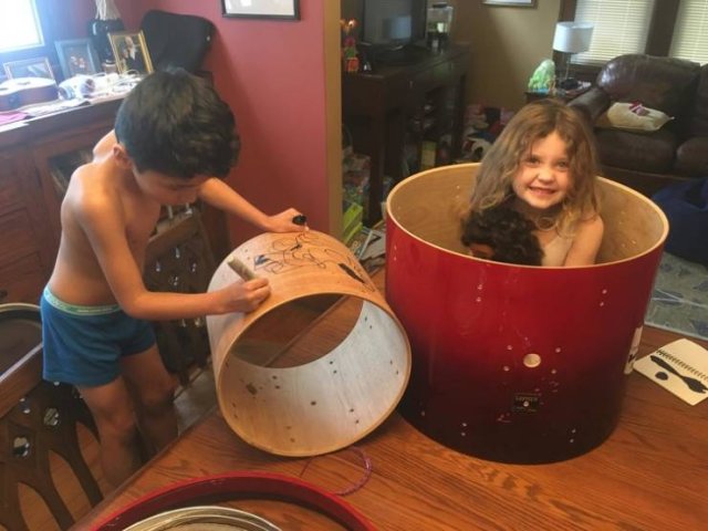 Working From Home Having Small Children Around (15 pics)