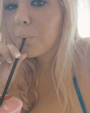Busty Girls (69 pics)