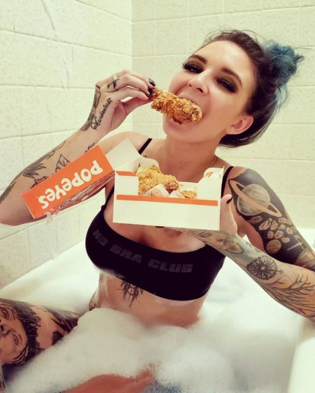 Tattooed Girls (56 pics)