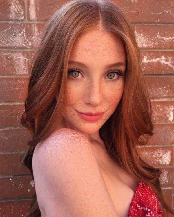 Girls With Freckles (32 pics)