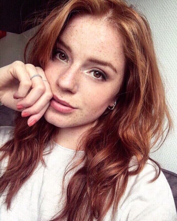 Girls With Freckles (32 pics)