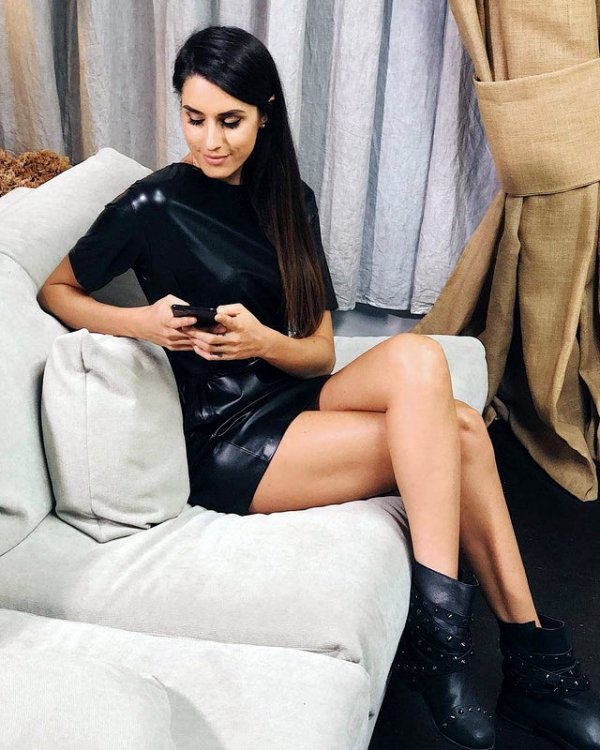 Girls In Latex And Leather (39 pics)