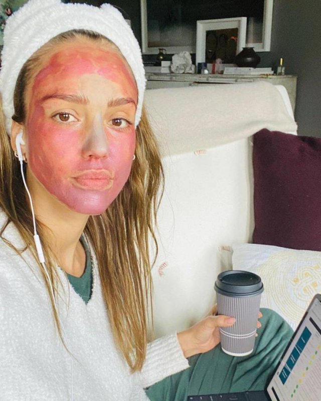 Celebs In Real Life (25 pics) Celebs In Real Life (25 pics)