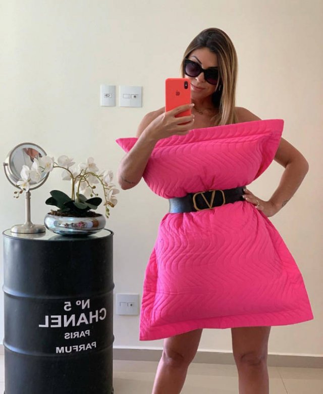 Pillow Dress Challenge (22 pics)