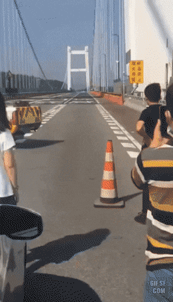 Acid Gifdump, May 8 (25 gifs)