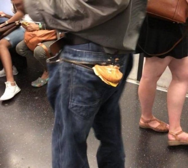 Unusual Subway Passengers (33 pics)