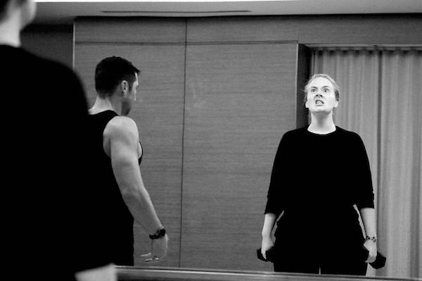 Internet Is Blaming Adele For Losing 98 Pounds (23 pics)