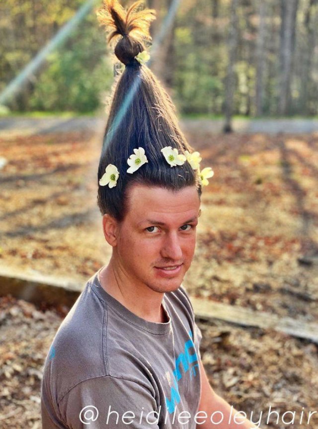 This Guy Has A Lot Of Quarantine Hairstyles (21 pics) This Guy Has A Lot Of Quarantine Hairstyles (21 pics)