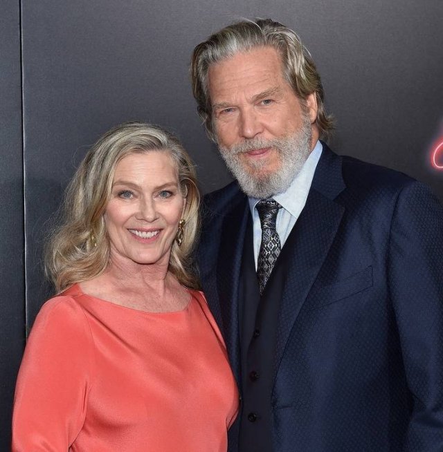 Celebrities Who Married Regular People (15 pics)